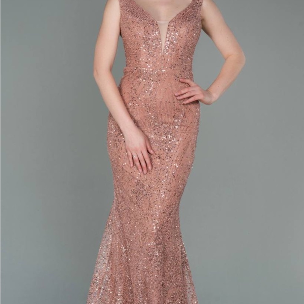 Dresses for anything - Picture 3 of 3